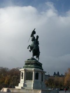 王宮 カール大公騎馬像